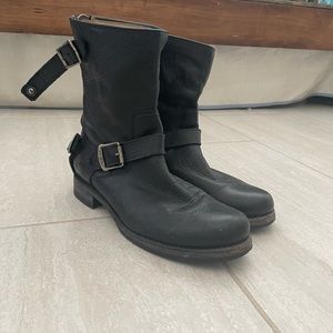 FRYE black leather boots - good condition- size 9.5